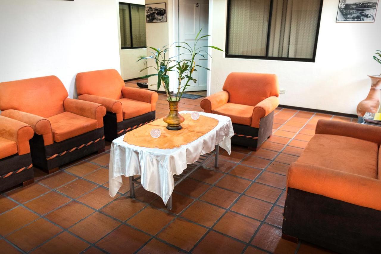 Hotel Mariscal Inn & Suite كوينكا المظهر الخارجي الصورة