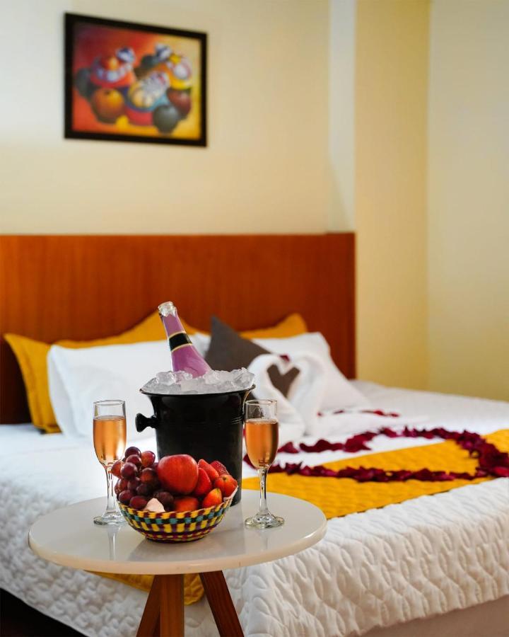 Hotel Mariscal Inn & Suite كوينكا المظهر الخارجي الصورة